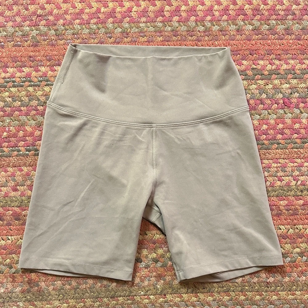 LORNA JANE TAUPE TAN SPANDEX BIKE SHORTS ATHLETIC 6”